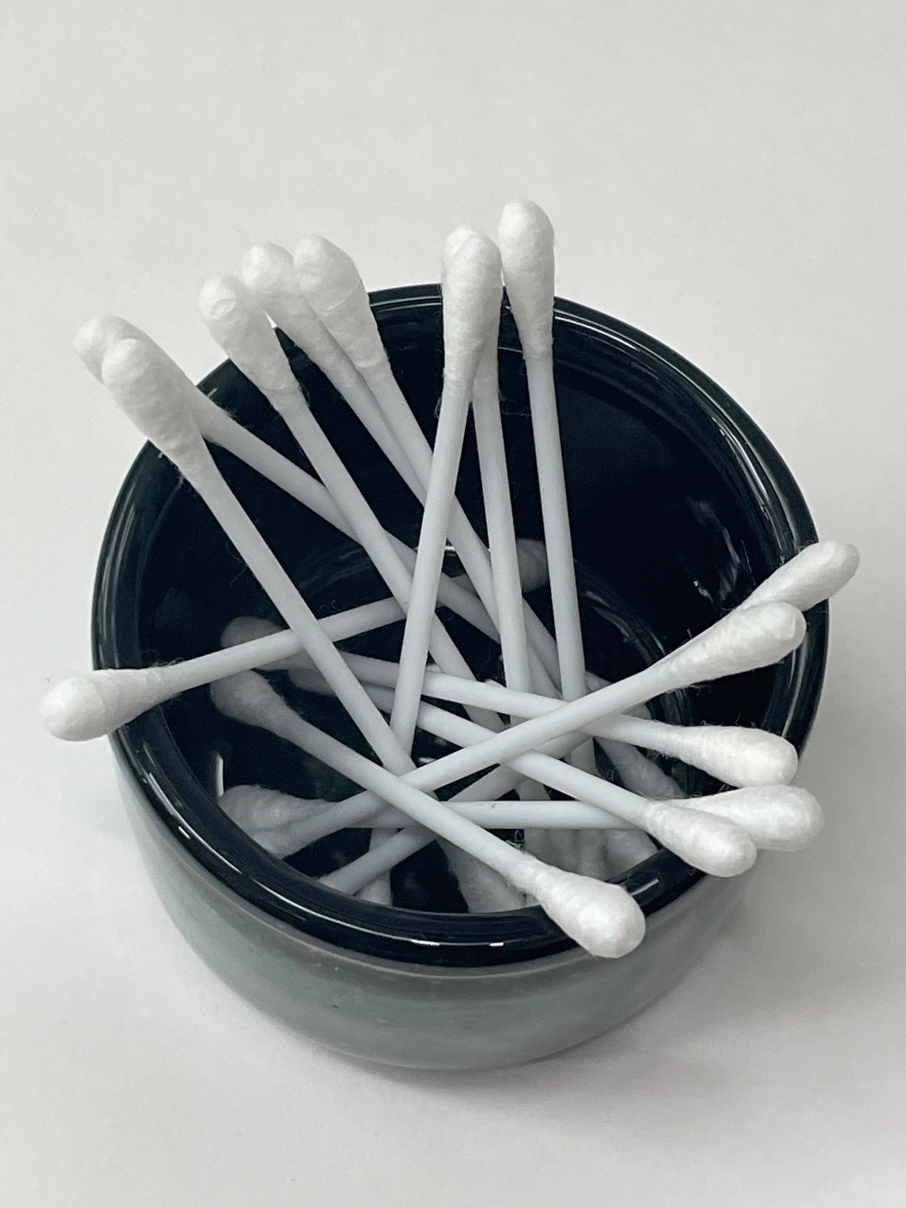 Q tip holder